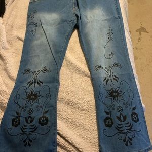 4X Sz22 Rosegal jeans with black design, new w tags.